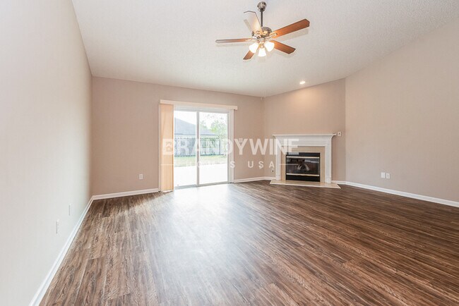 Building Photo - 11921 Dover Village Dr W