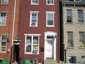 Building Photo - 39 E Maple St