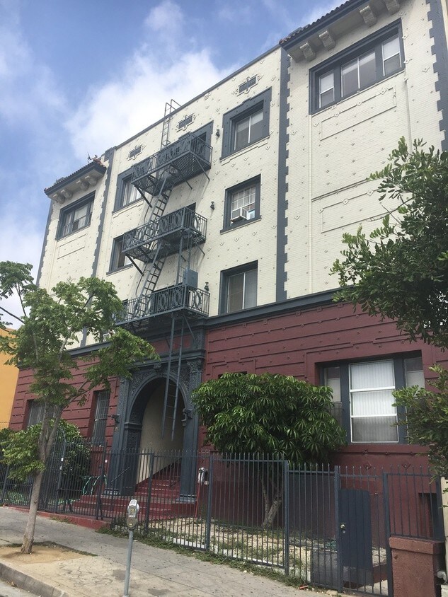 Primary Photo - 914 S Alvarado St