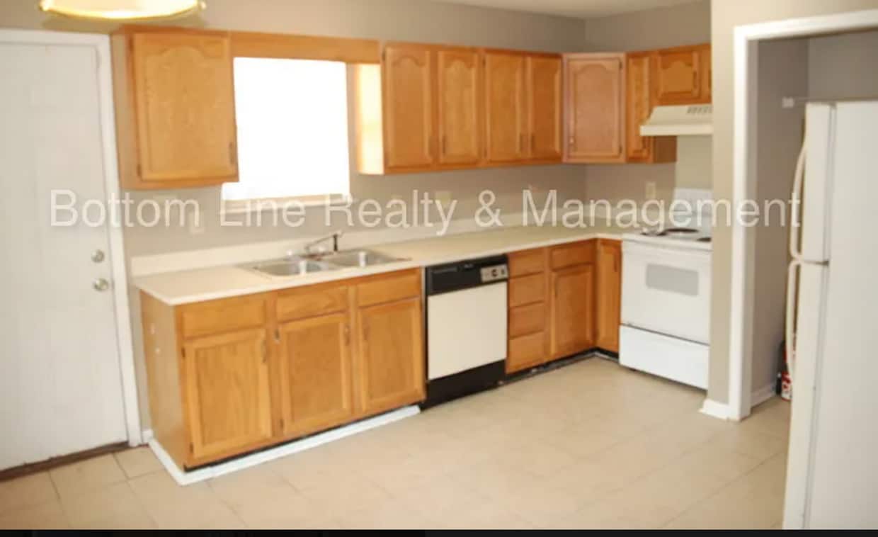 Building Photo - 2 bedroom apartment for rent in a great location