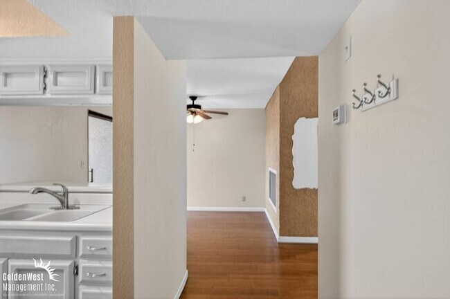 Foto del edificio - Bright and Modern 1Bdm 1Ba Condo Near Downtown Scottsdale!