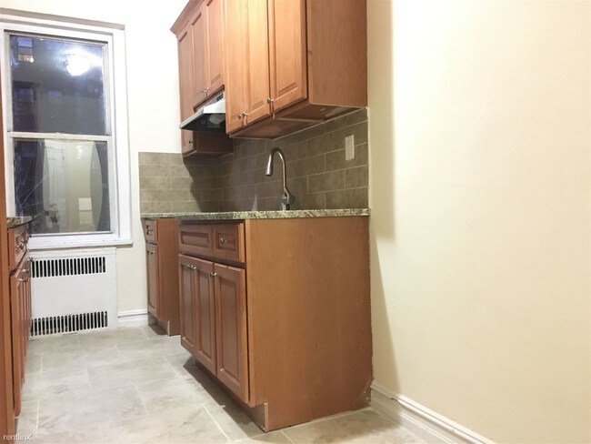 Building Photo - 1205 Avenue R