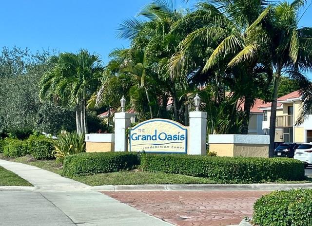 Foto del edificio - 5681 Riverside Dr