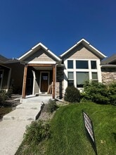 Building Photo - 3157 Summer View Ln