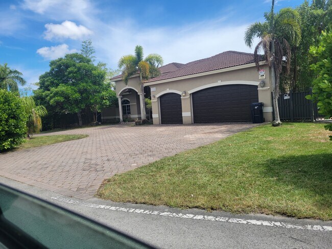 Foto del edificio - 13196 SW 190th St