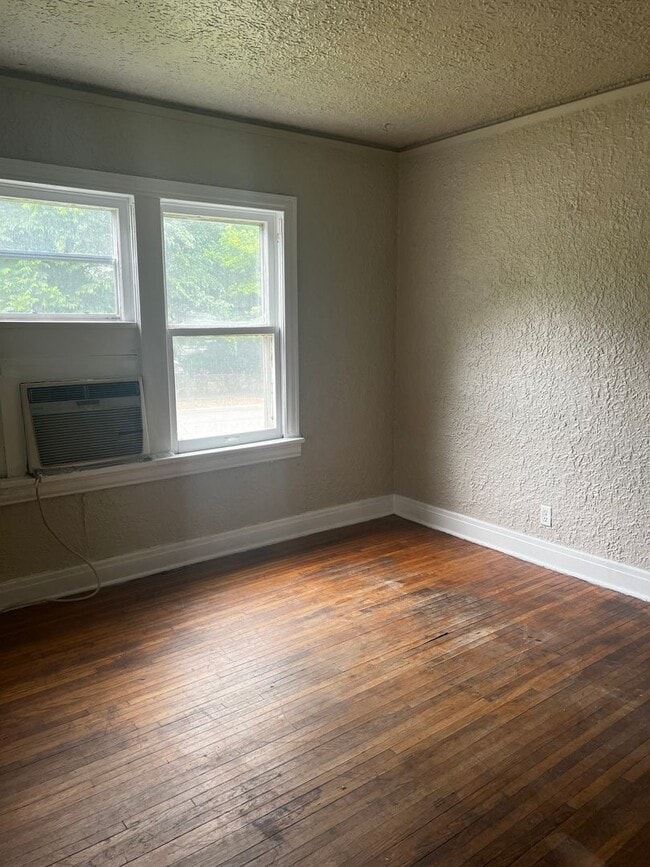 Building Photo - 2901 Tilles Ave