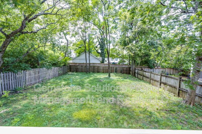 Foto del edificio - 2537 Blair Blvd