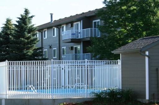 Outdoor Pool - Prairie Tree Apartments