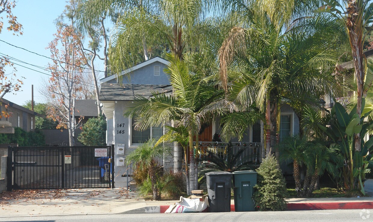 Foto del edificio - 147 N Barranca Ave