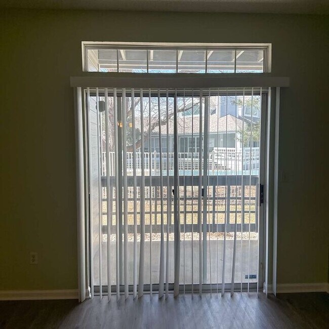 Foto del edificio - Lovely 2-Bedroom Condo with Modern Comfort...