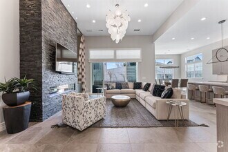 Building Photo - 724 W Pleasant Oak Trl
