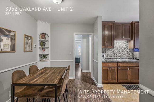 Building Photo - Charming 3Bed/2Bath Unit in South Minneapolis