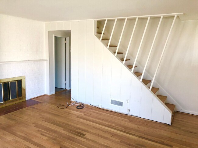 Building Photo - Beautiful 4 Bedroom SFH in Silver Spring!