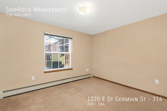 Foto del edificio - 1220 E St Germain St