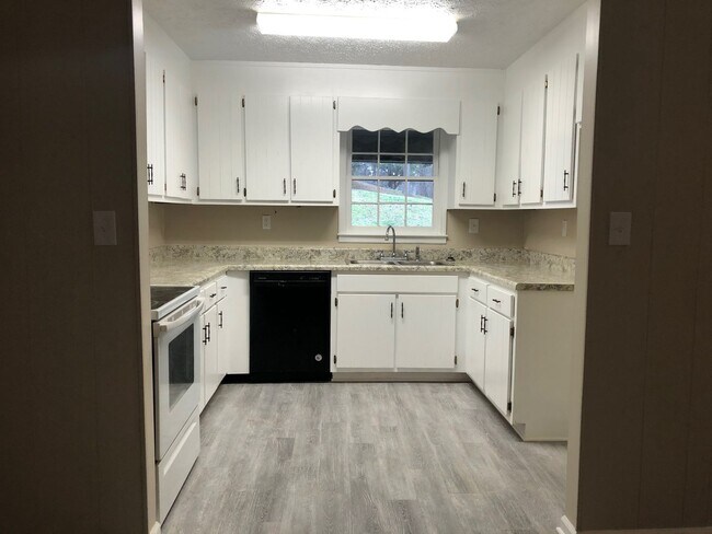 Foto del edificio - 515 Chateau Dr SE
