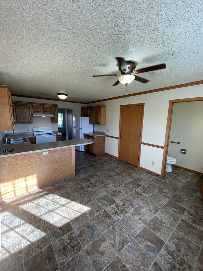 Building Photo - 804-806 N. Irene Ave