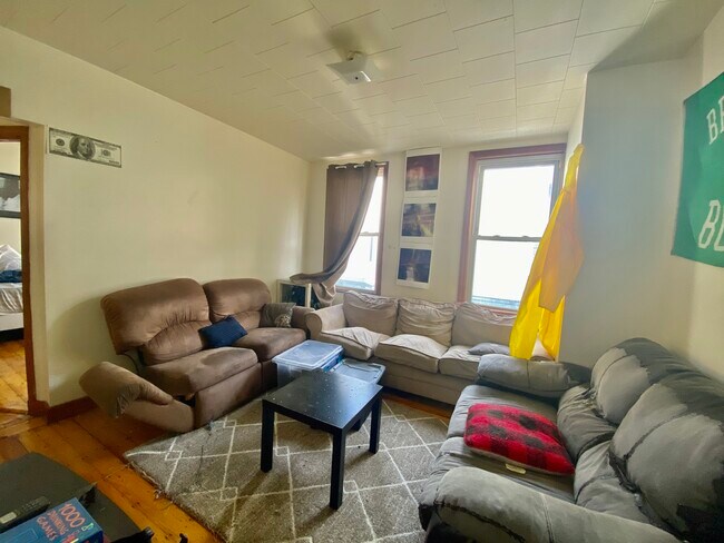 Foto del edificio - 1582 Tremont St