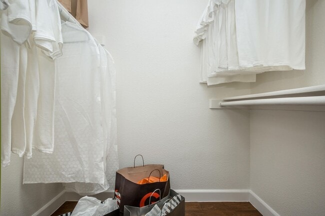 Interior Photo - Sun Creek Apartments