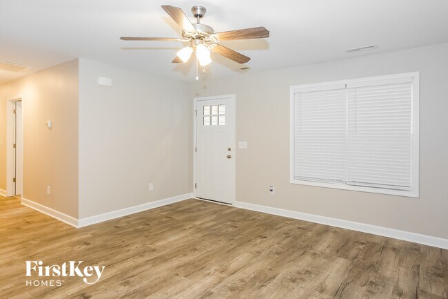 Foto del edificio - 145 McKinnon Ave NE