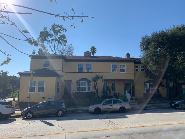 Foto del edificio - 3205 Griffith Park Blvd