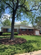 Building Photo - 844 Hopwood Ln