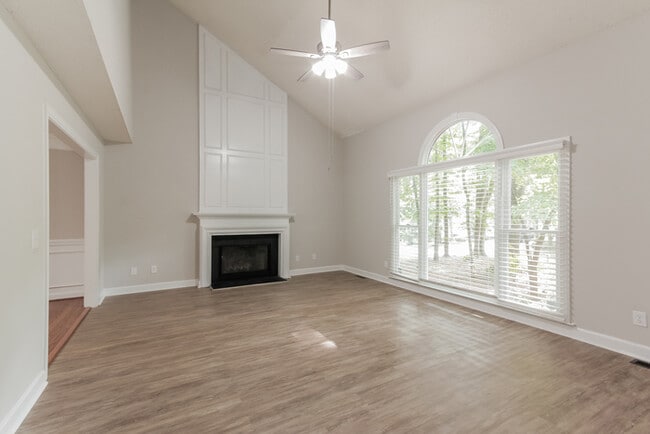 Building Photo - 7408 Kinsmore Ln