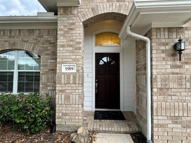 Building Photo - 1919 Louetta Point Cir