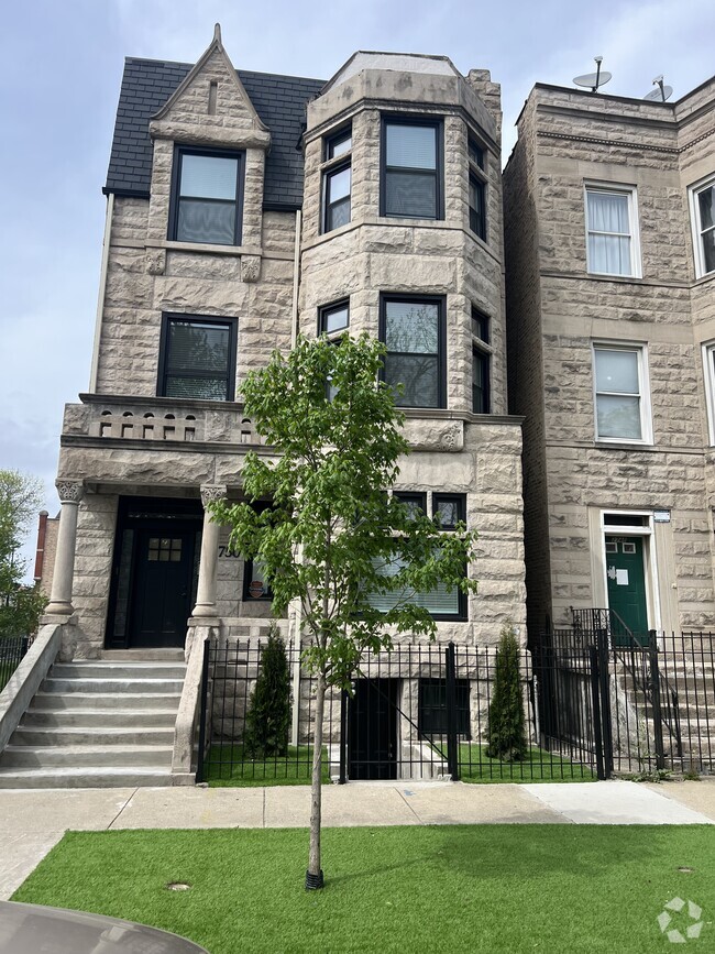 Building Photo - 2750 W Wilcox St