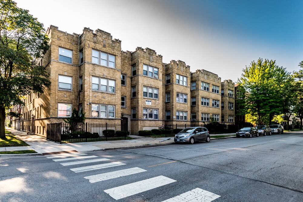 Primary Photo - 7801-11 S Yates Blvd