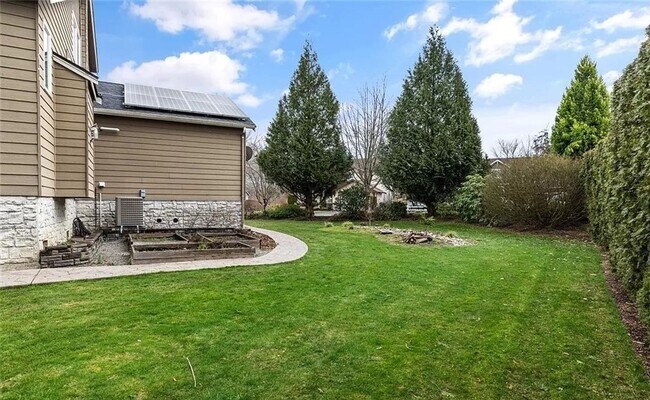 Building Photo - Stunning Executive Style 4 Bed Snoqualmie ...