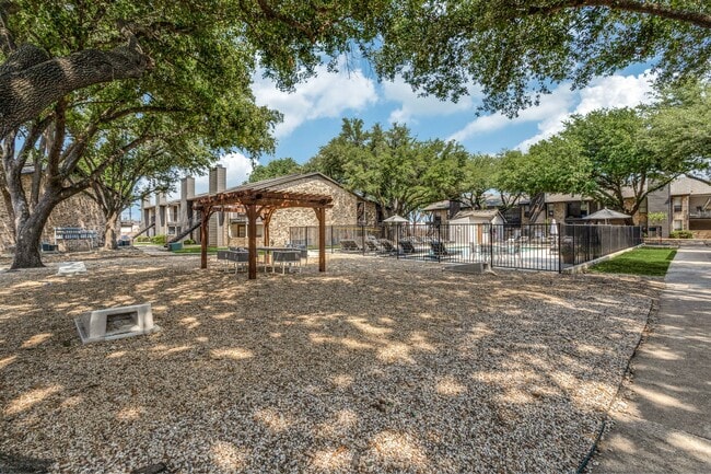 Building Photo - Woodlyn