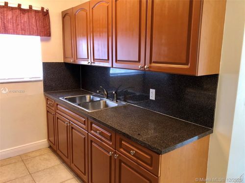 Building Photo - 2072 NE 169th St