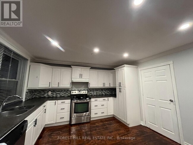 Building Photo - 1396 Leighland Rd