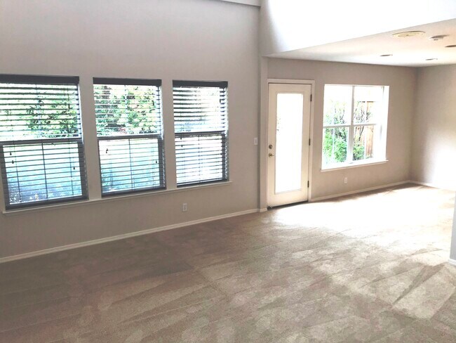 Building Photo - 418 Regal Lily Ln
