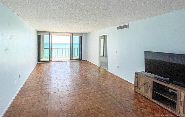 Foto del edificio - 10680 S Ocean Dr
