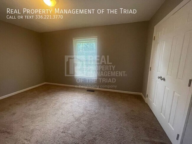 Foto del edificio - 2 Bedroom (with Bonus Room), 1 1/2 Bath To...