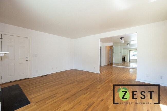Foto del edificio - 17352 Roselawn St