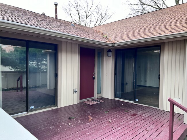 Building Photo - 2309A Melrose Dr
