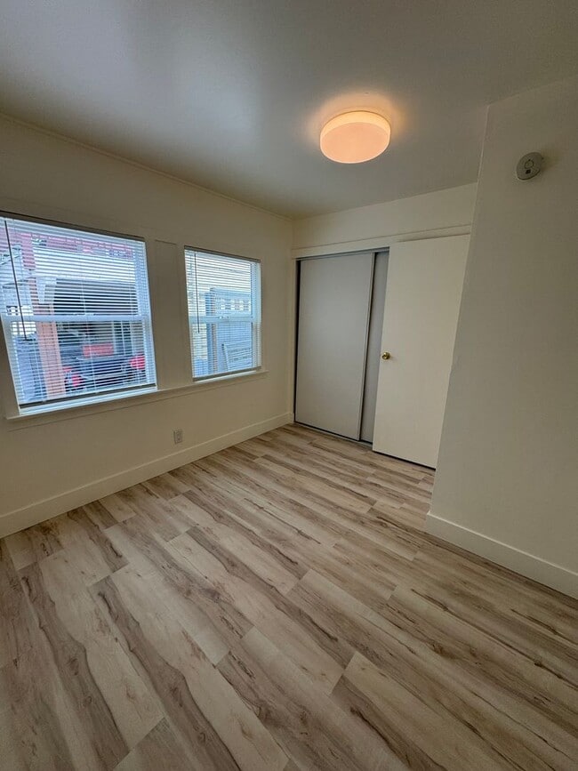 Building Photo - Quince St