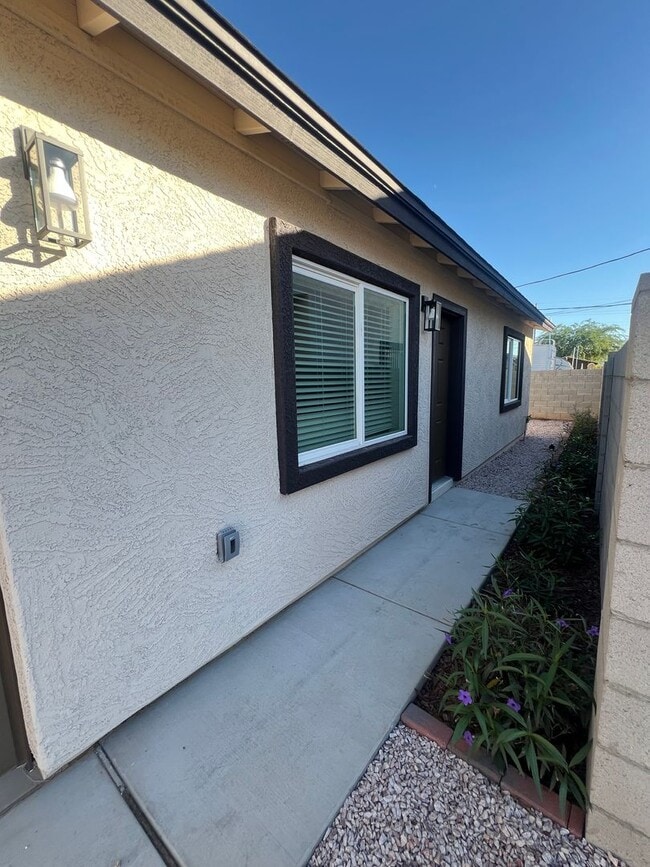 Foto del edificio - 4 Bed 2 Bath Close to Sky Harbor