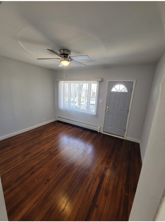 Hardwood flooring - 47 Pulaski St