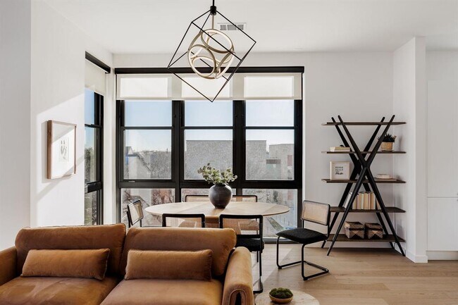 Foto del edificio - 800 Embassy Dr