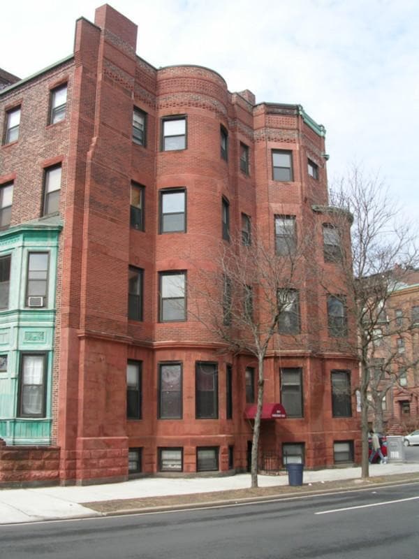 Building Photo - 26 Beacon St