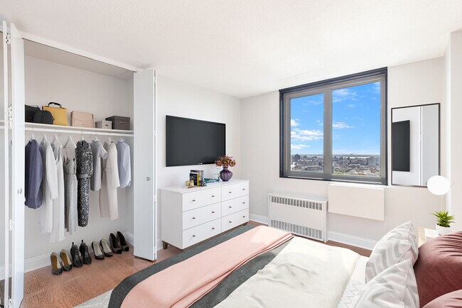 Building Photo - 3333 Broadway-