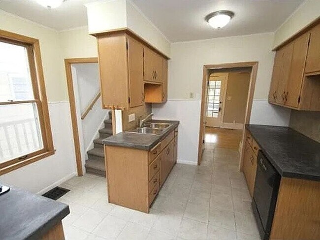 Foto del edificio - Gorgeous 5 Bedroom Home in Coveted SE Neig...