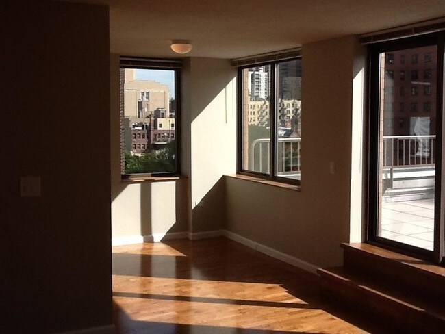 Building Photo - 153 W 87th St