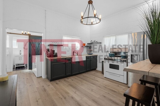 Building Photo - Like New ADU home with fabulous amenities ...