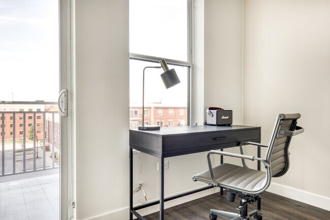 Foto del edificio - 100 N Addison Ave