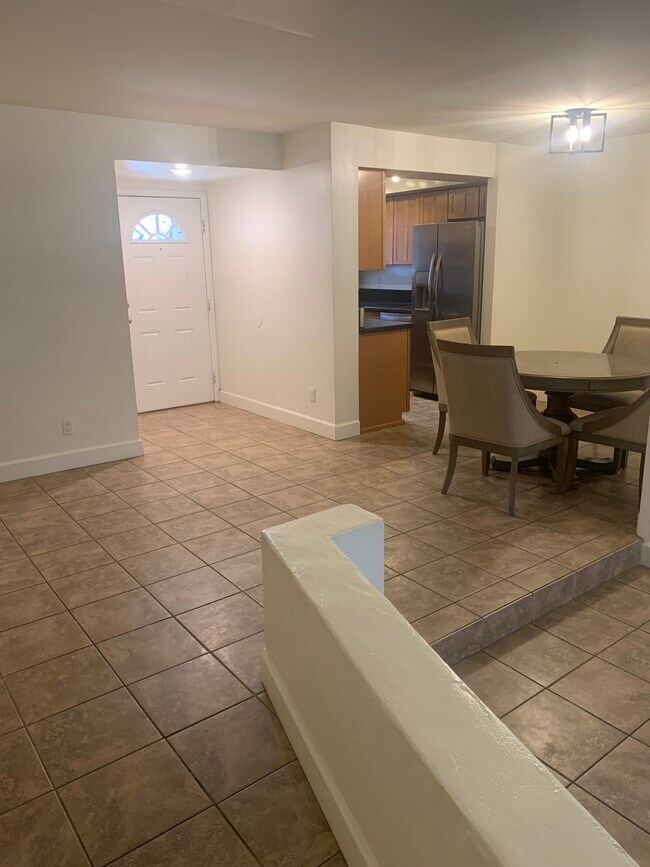 Foto del edificio - 2312 W Lindner Ave