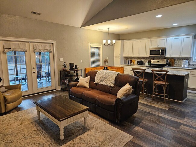 Foto del edificio - 3 Bedroom 2 Bath unfurnished home located in Sneads Ferry